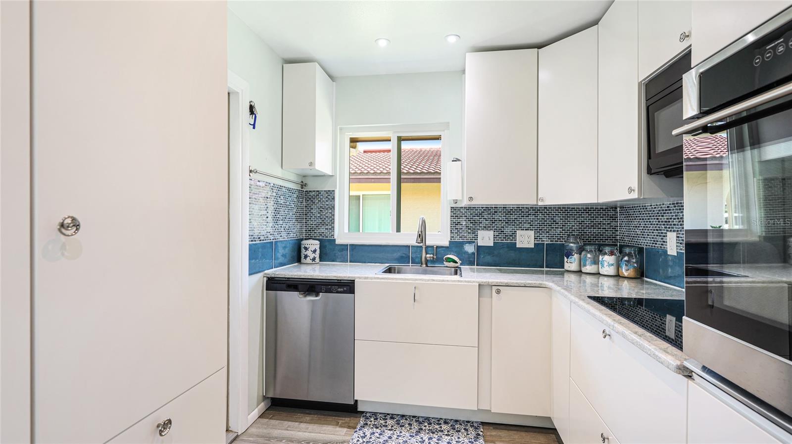 CAMBRIDGE VILLAGE - Residential