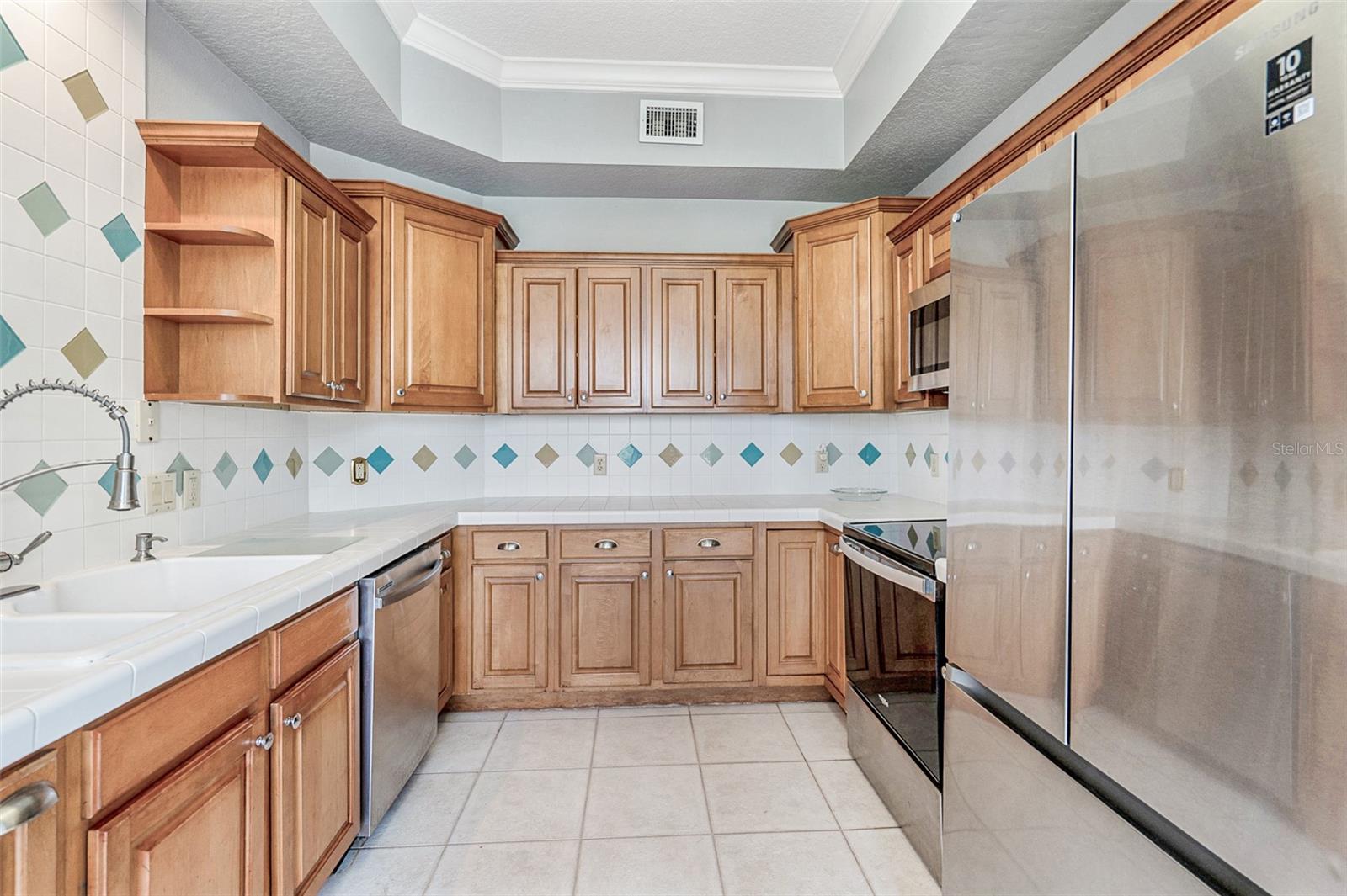 HOWEY MISSION SONOMA CONDO - Residential