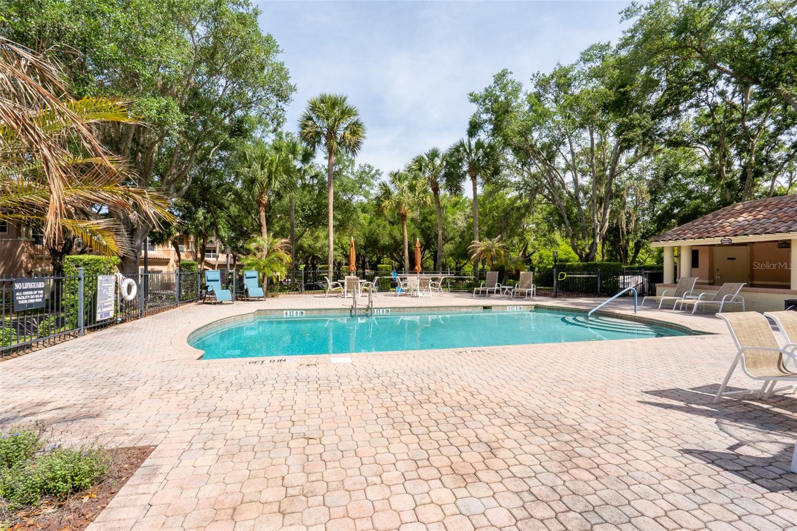 HOWEY MISSION SONOMA CONDO - Residential