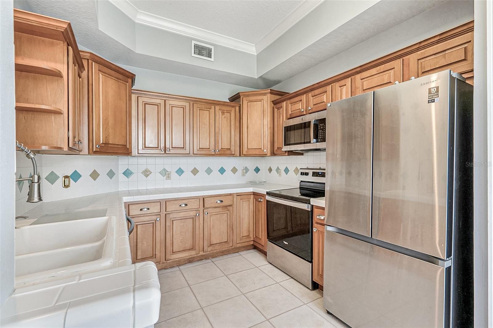 HOWEY MISSION SONOMA CONDO - Residential