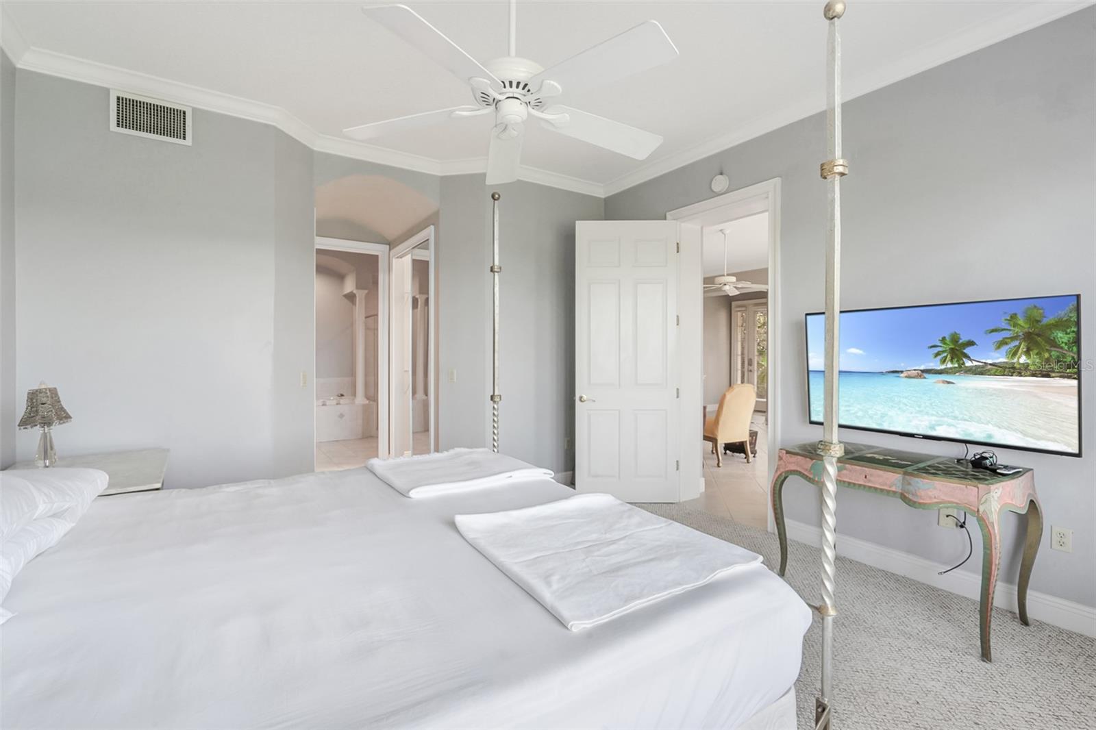 HOWEY MISSION SONOMA CONDO - Residential