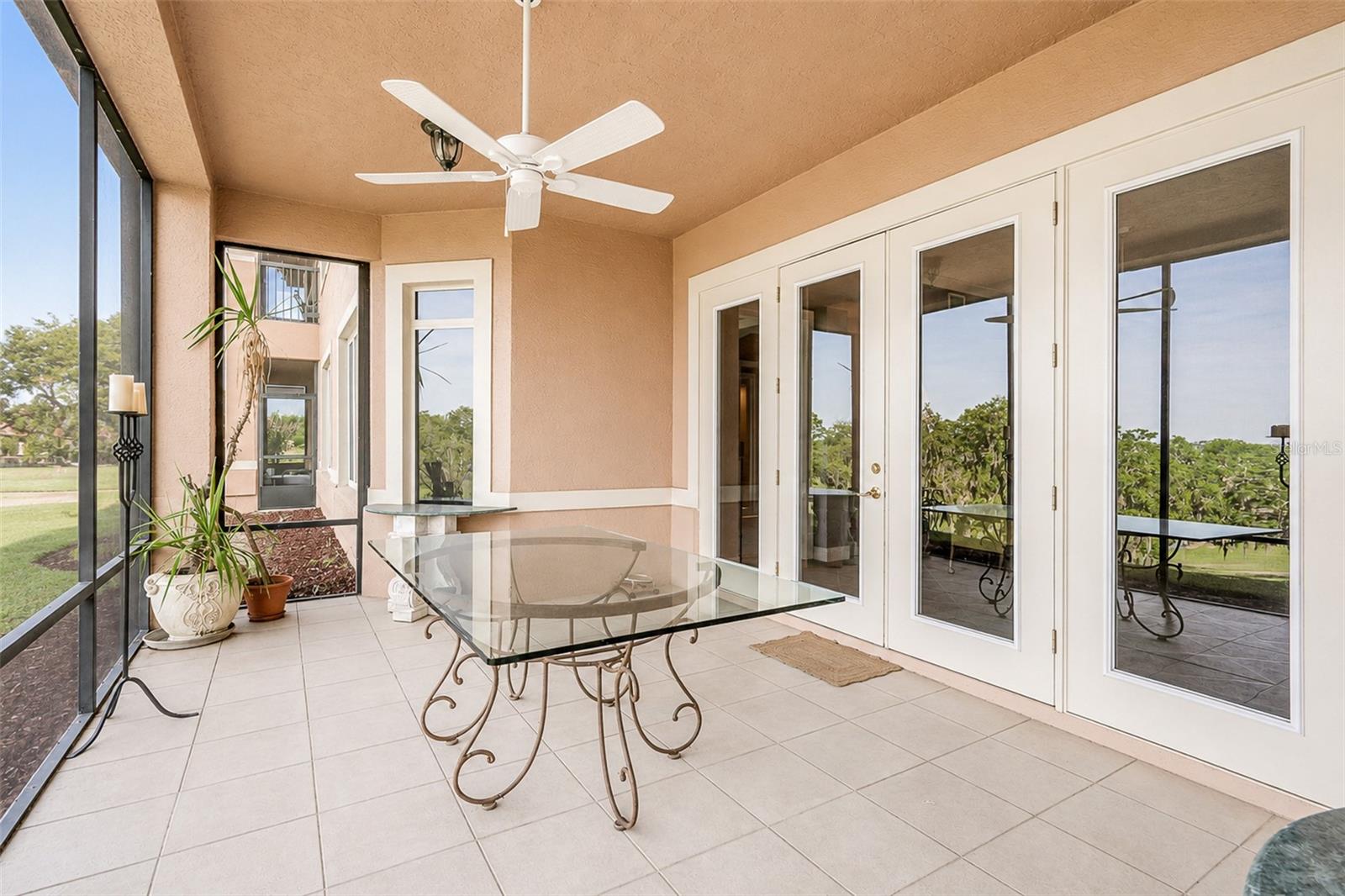 HOWEY MISSION SONOMA CONDO - Residential