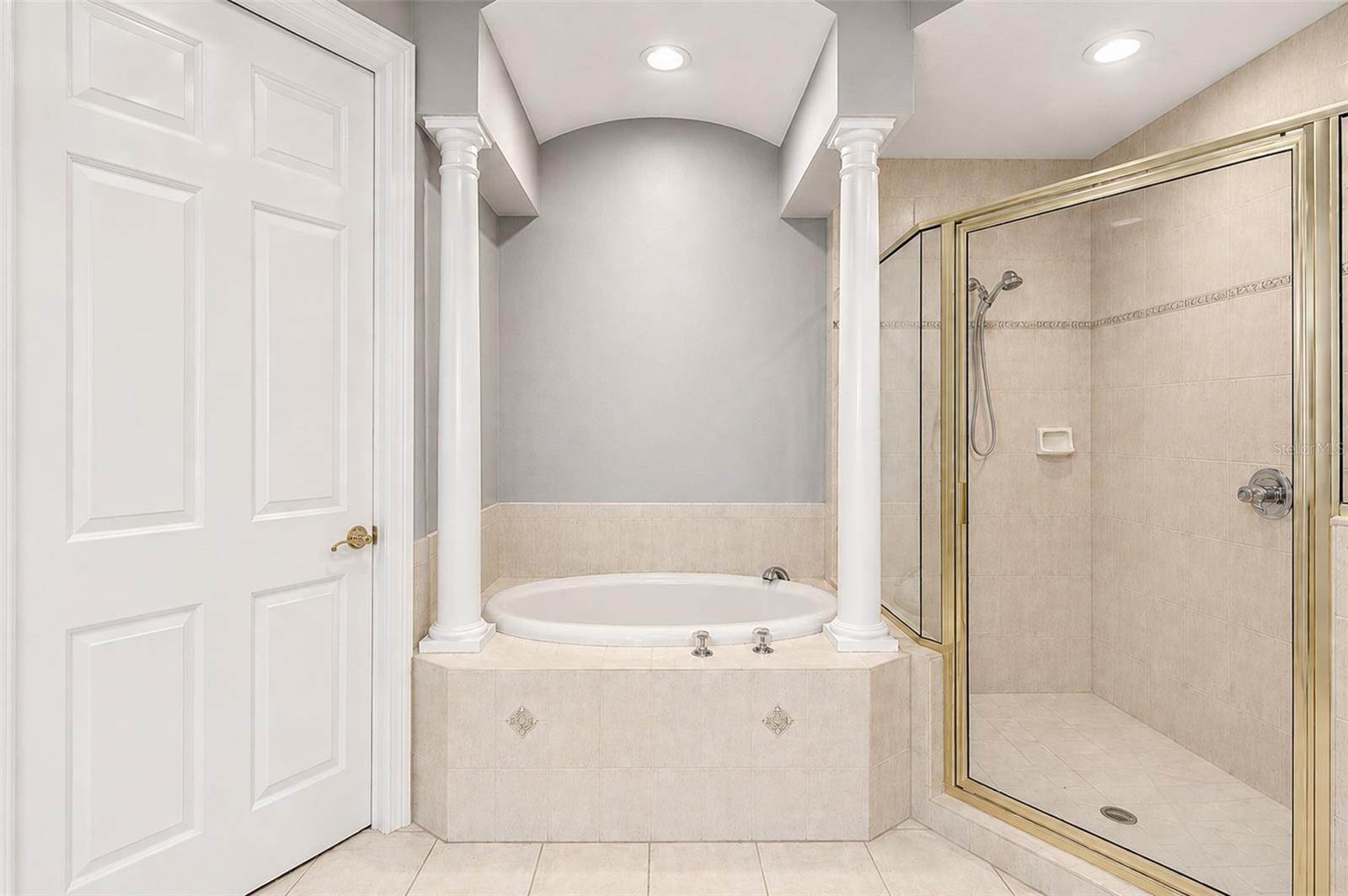 HOWEY MISSION SONOMA CONDO - Residential