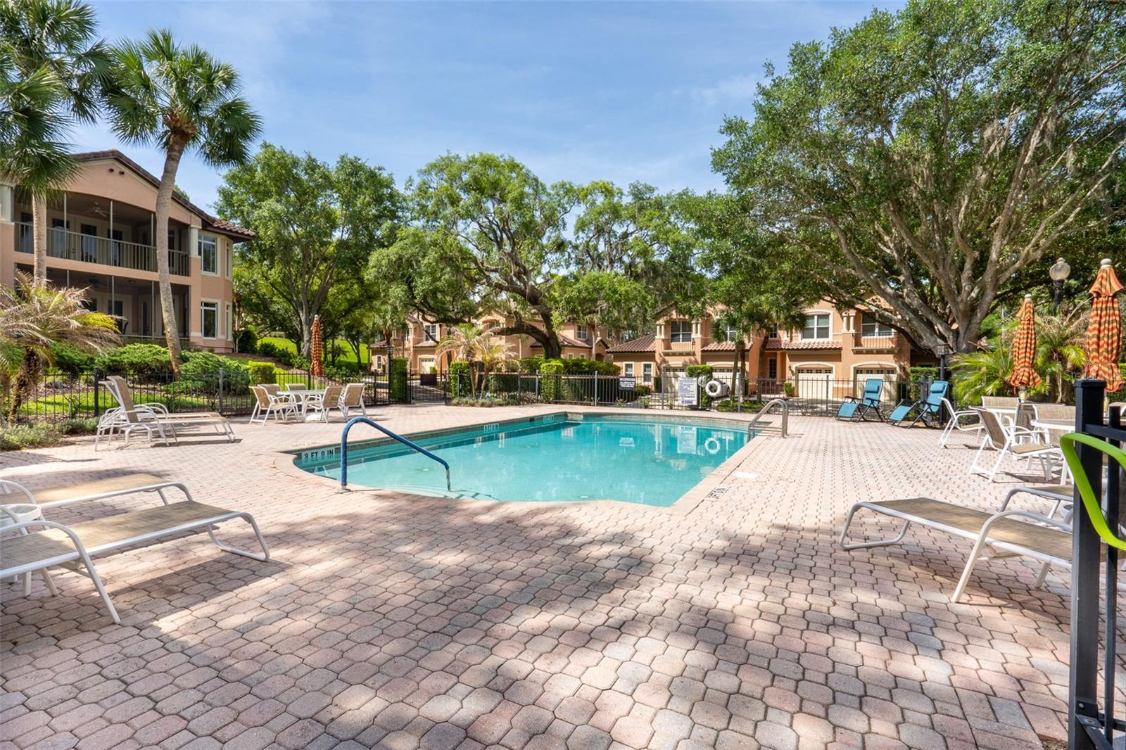 HOWEY MISSION SONOMA CONDO - Residential