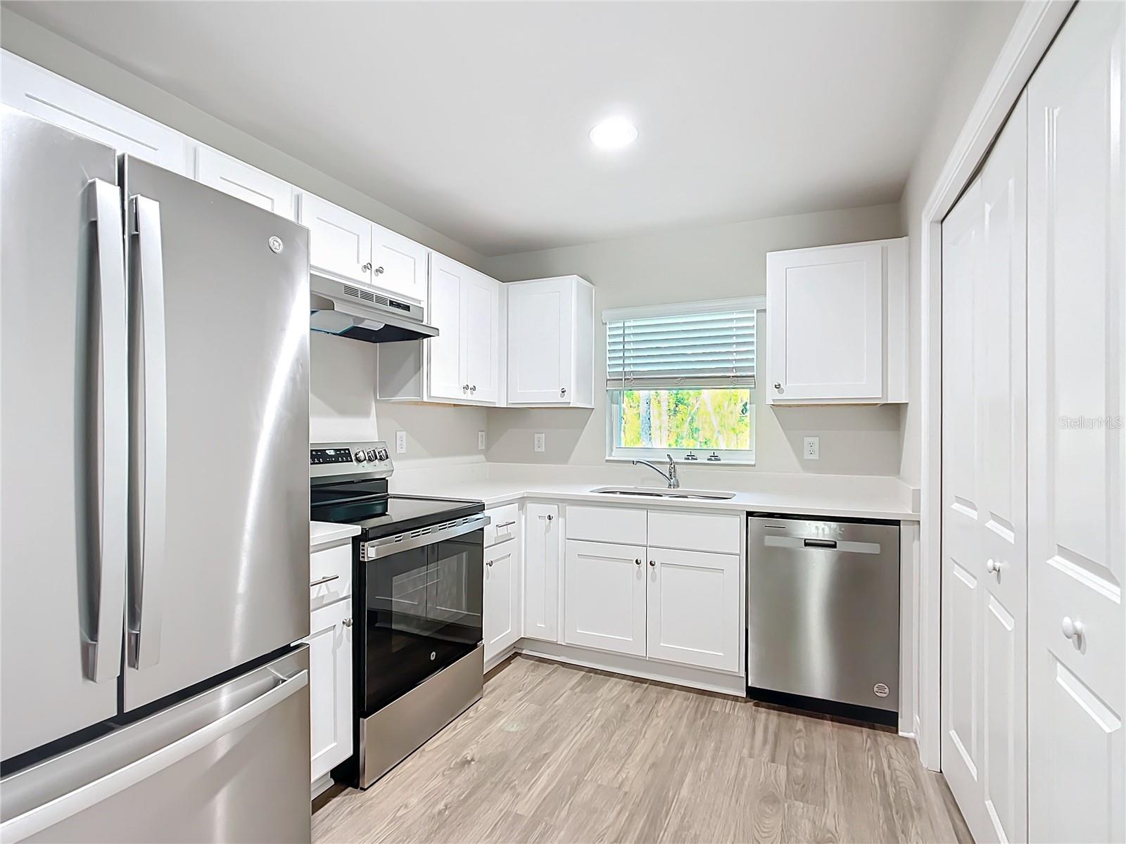 CITRUS SPGS UNIT 20 - Residential Income
