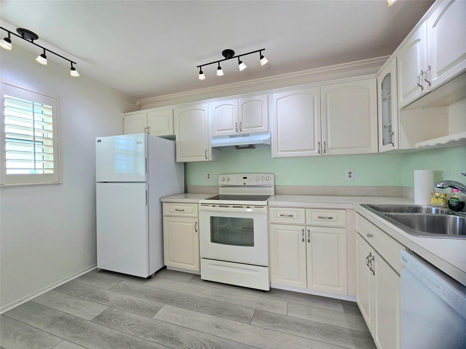 IRONWOOD TENTH - Residential