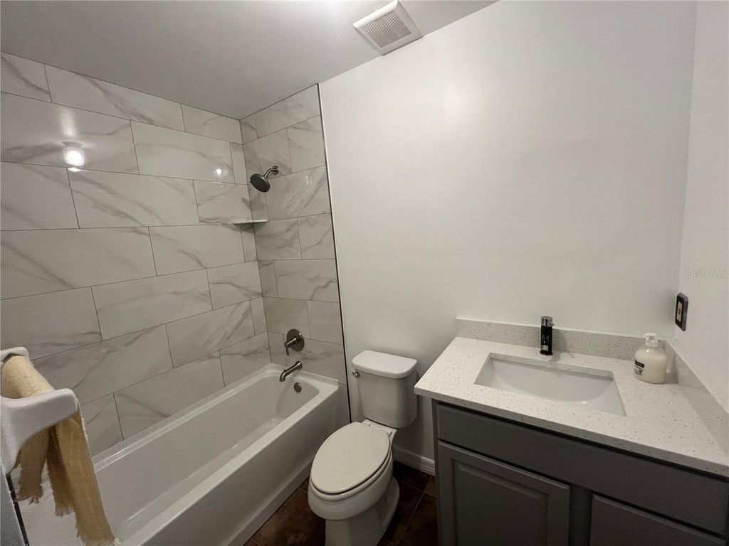 Photo of 3333 Valeview Drive, Apopka, FL 32712 (MLS # O6391283)