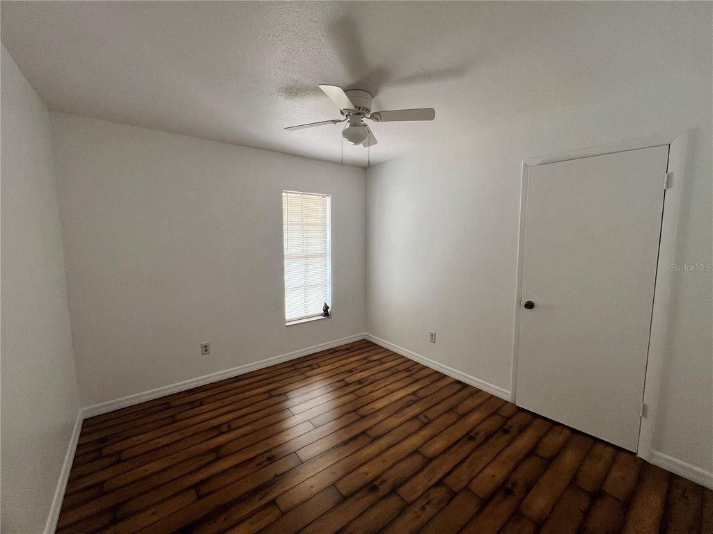 Photo of 3333 Valeview Drive, Apopka, FL 32712 (MLS # O6391283)