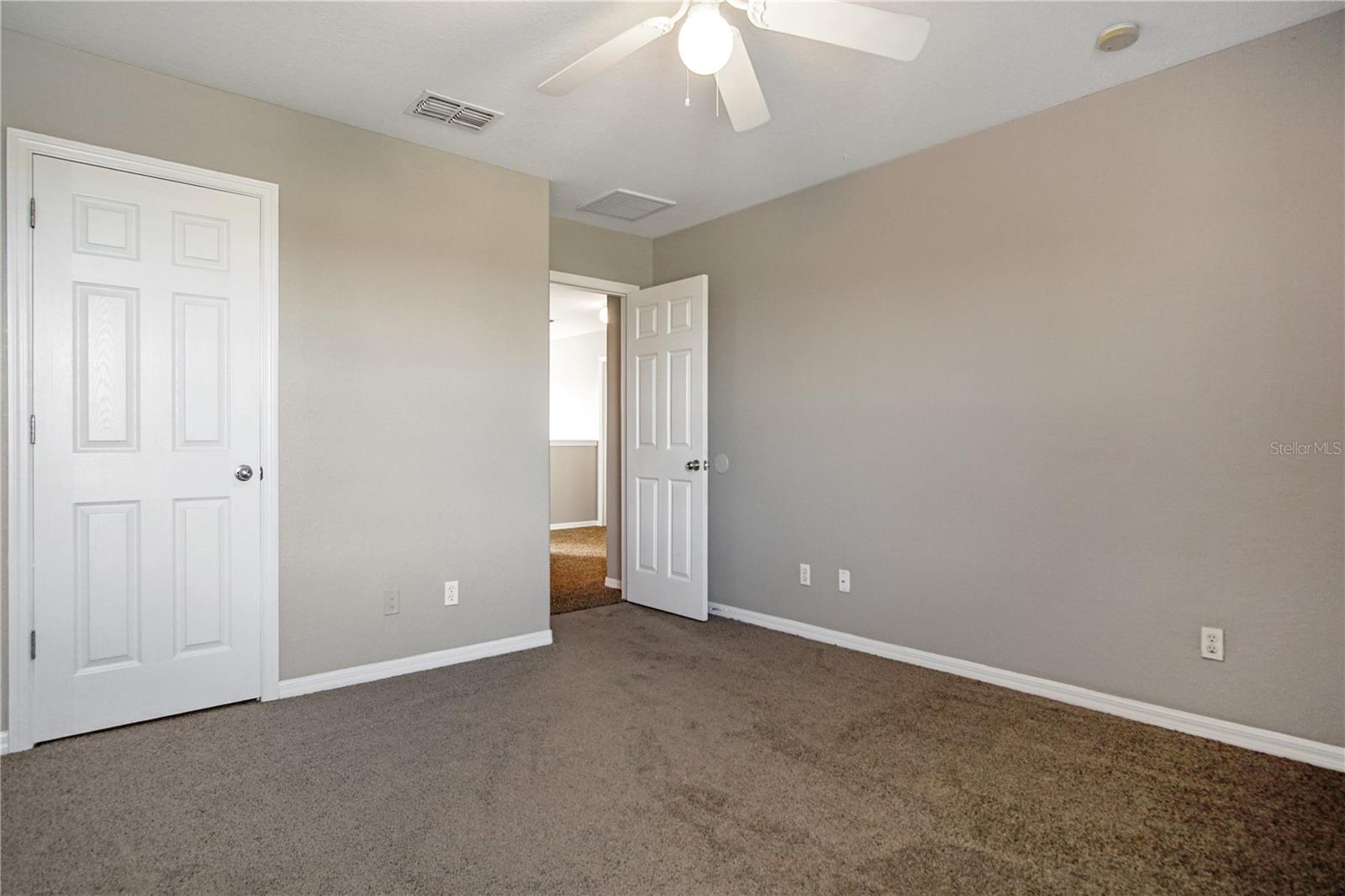 VISTA DEL LAGO PH 01 - Residential Lease