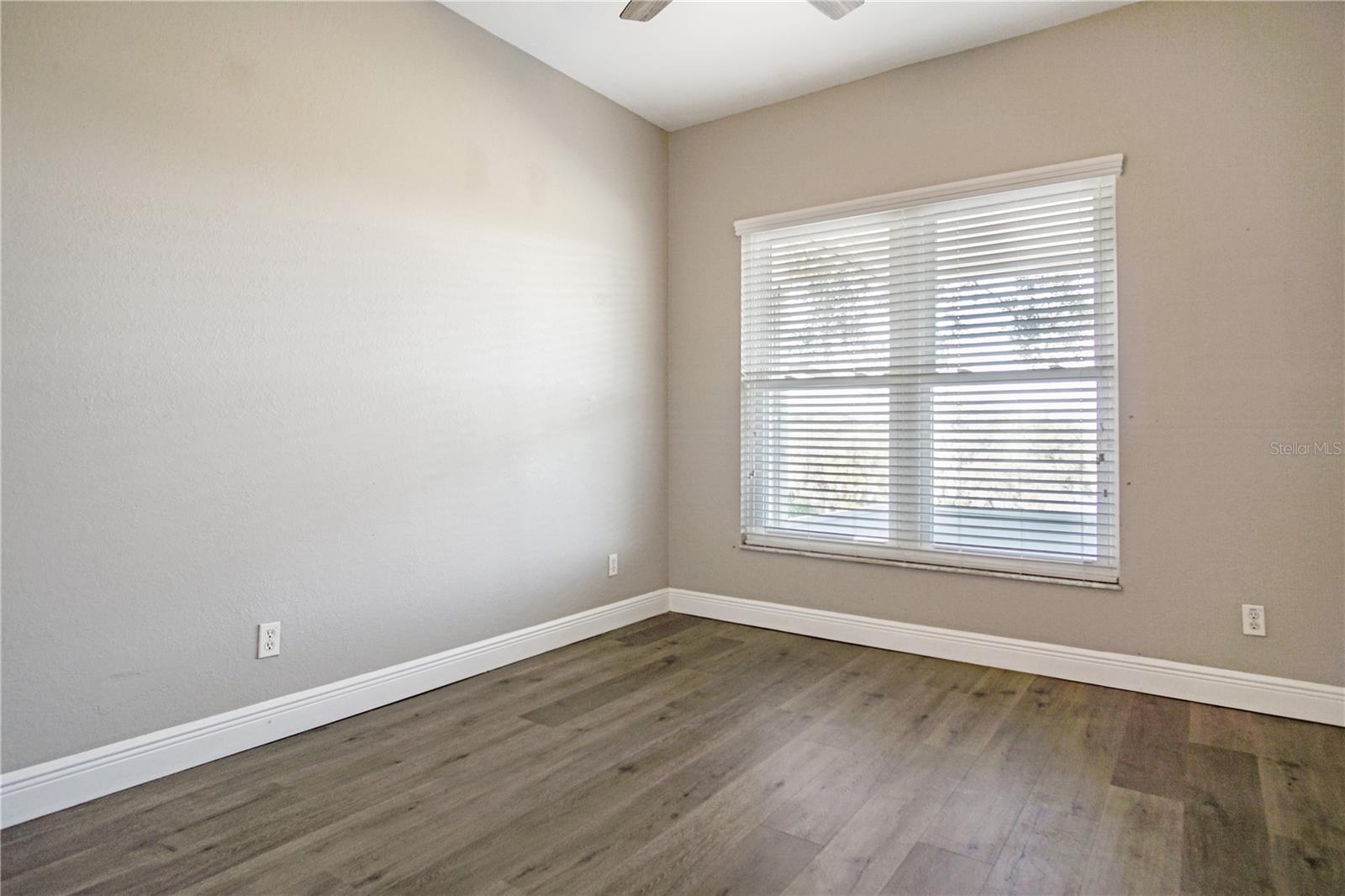 VISTA DEL LAGO PH 01 - Residential Lease