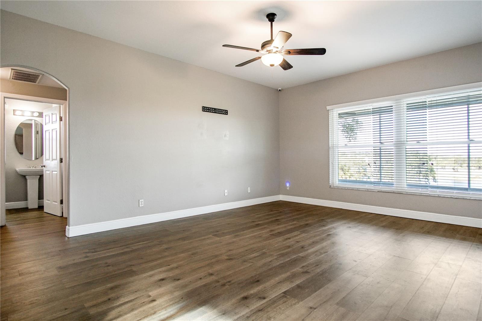 VISTA DEL LAGO PH 01 - Residential Lease