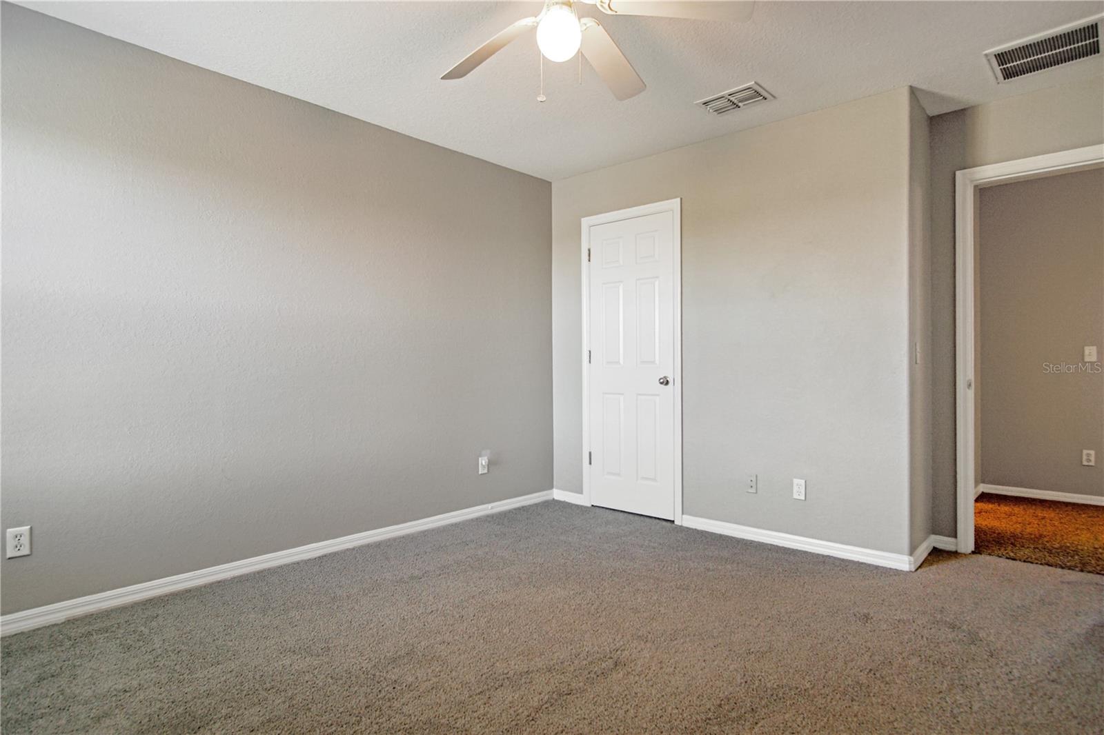 VISTA DEL LAGO PH 01 - Residential Lease