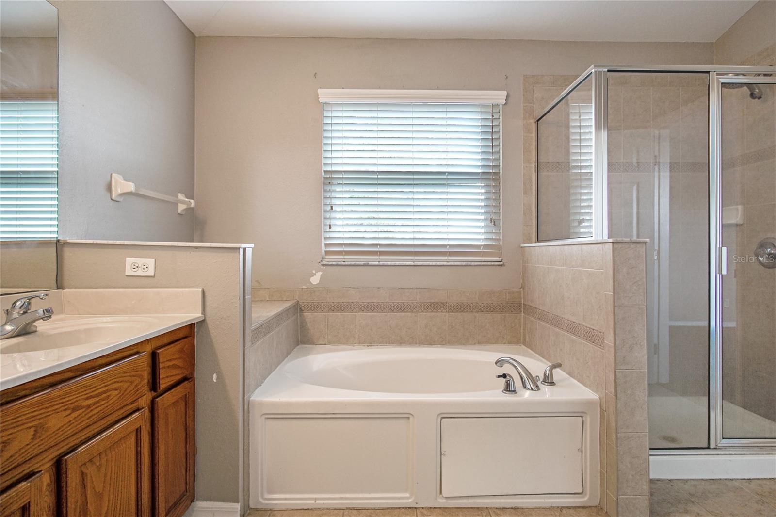 VISTA DEL LAGO PH 01 - Residential Lease