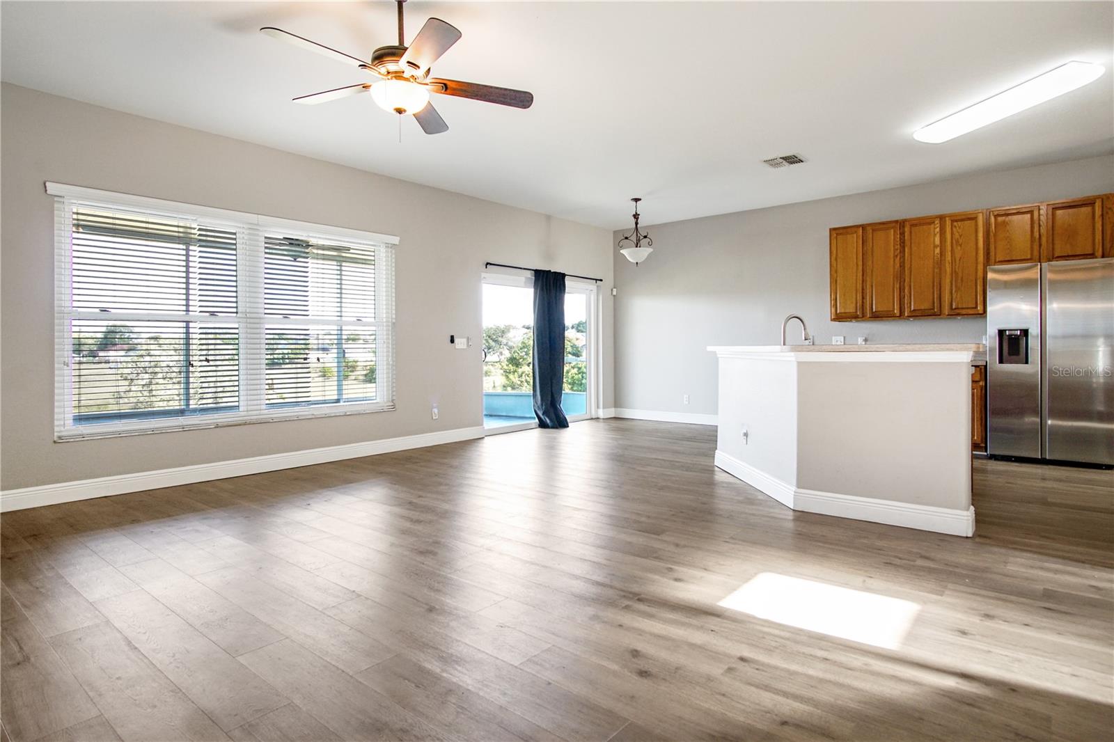 VISTA DEL LAGO PH 01 - Residential Lease