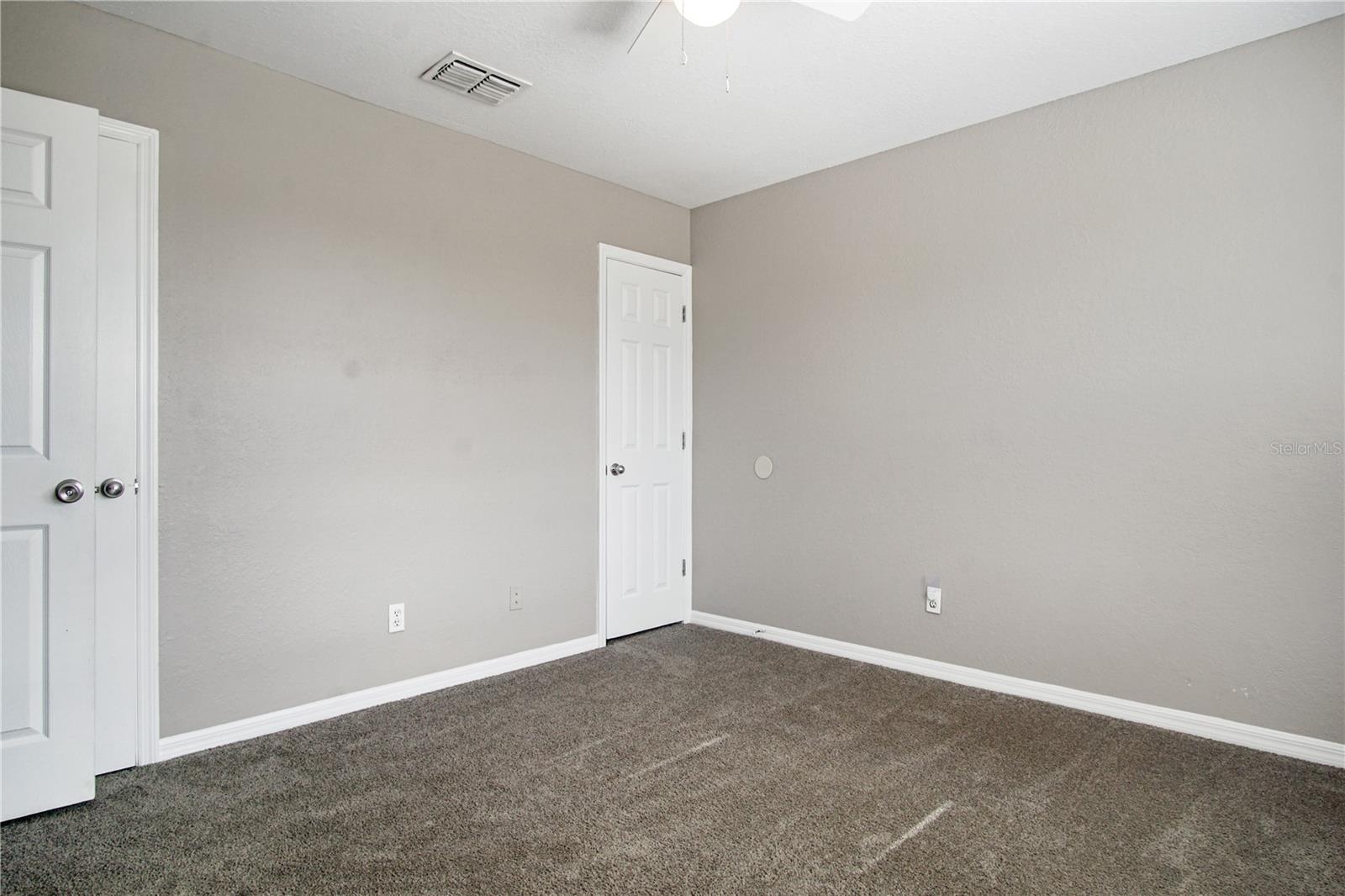 VISTA DEL LAGO PH 01 - Residential Lease