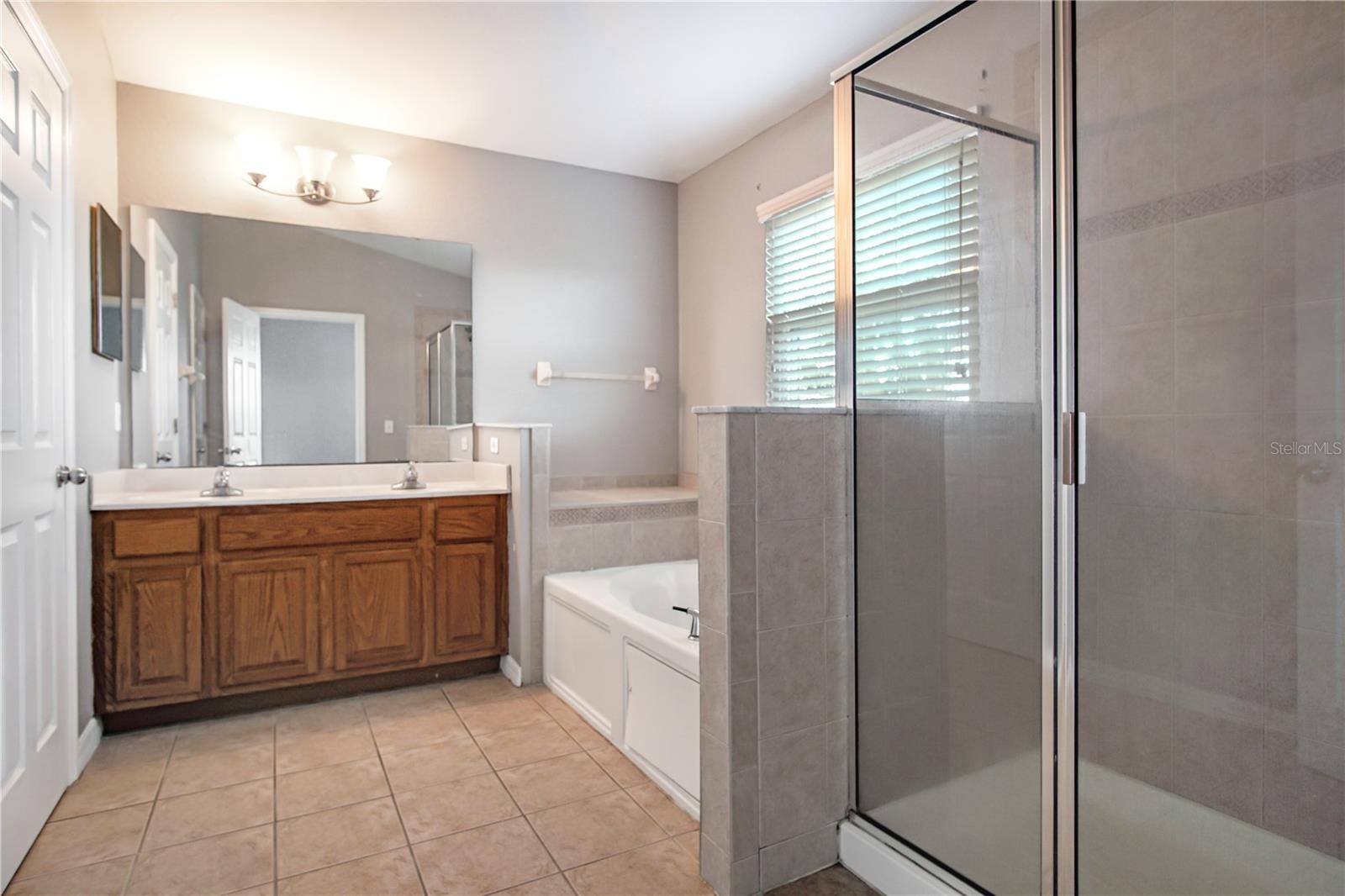 VISTA DEL LAGO PH 01 - Residential Lease