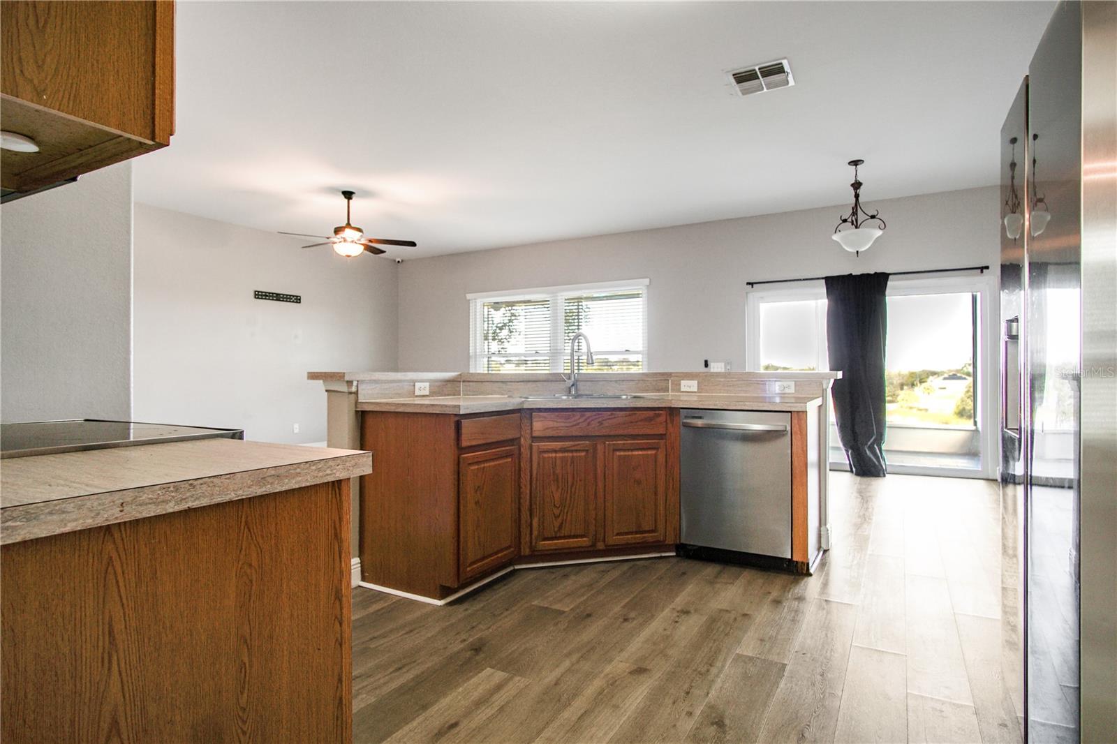 VISTA DEL LAGO PH 01 - Residential Lease