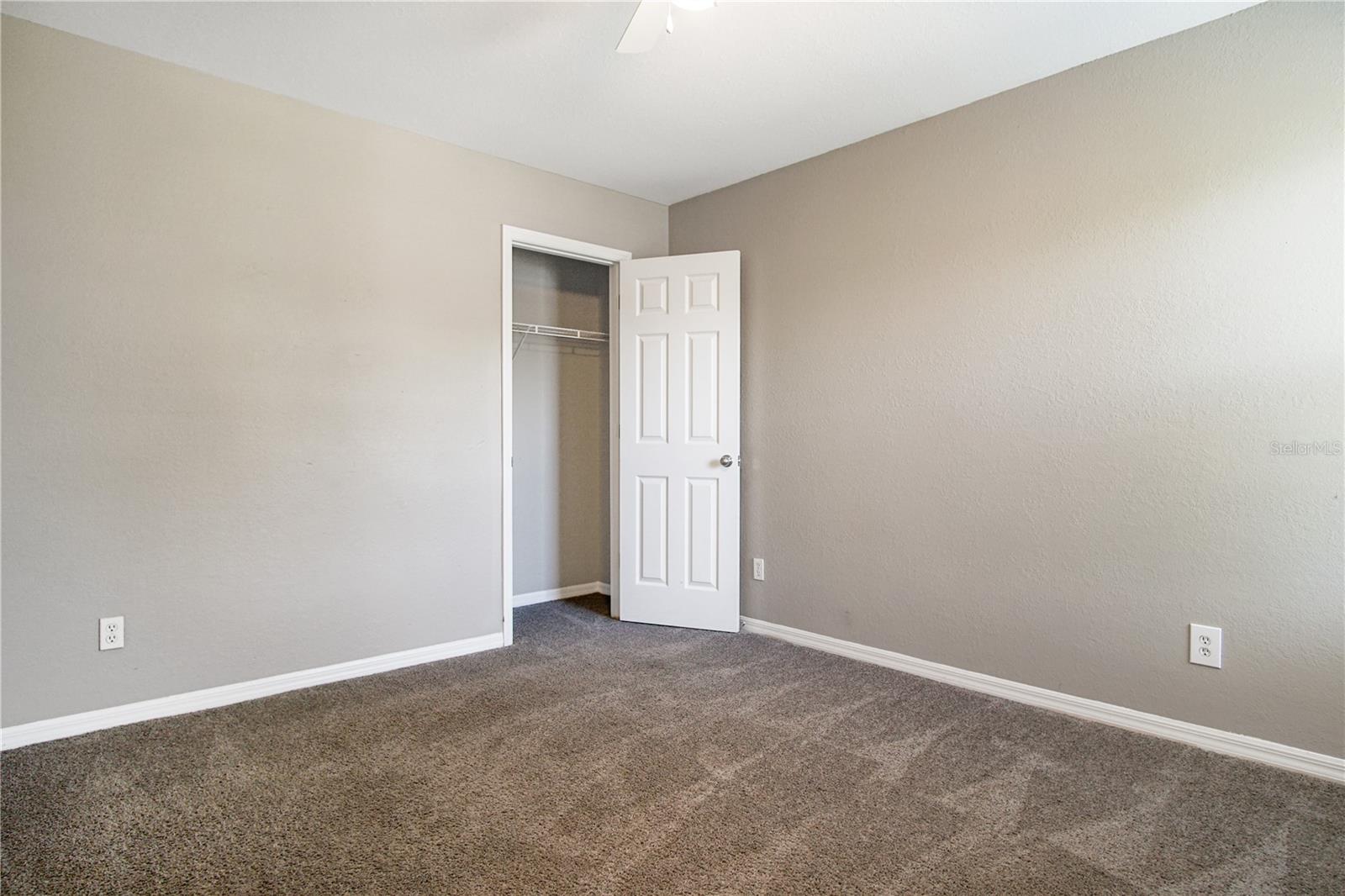 VISTA DEL LAGO PH 01 - Residential Lease