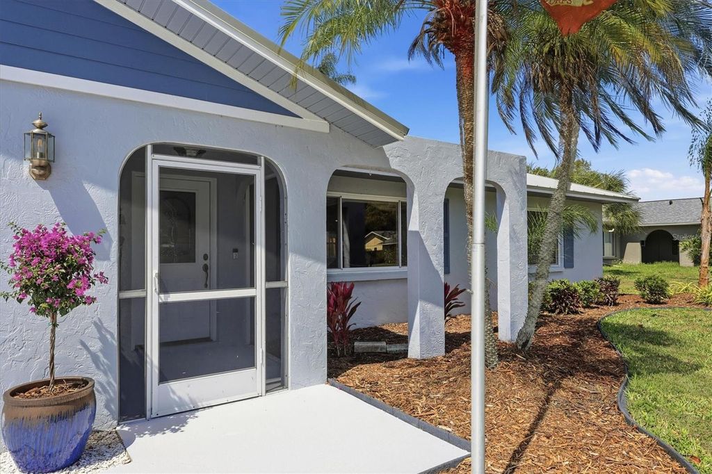 Photo of 1534 Georgetowne Lane, Sarasota, FL 34232 (MLS # A4686371)
