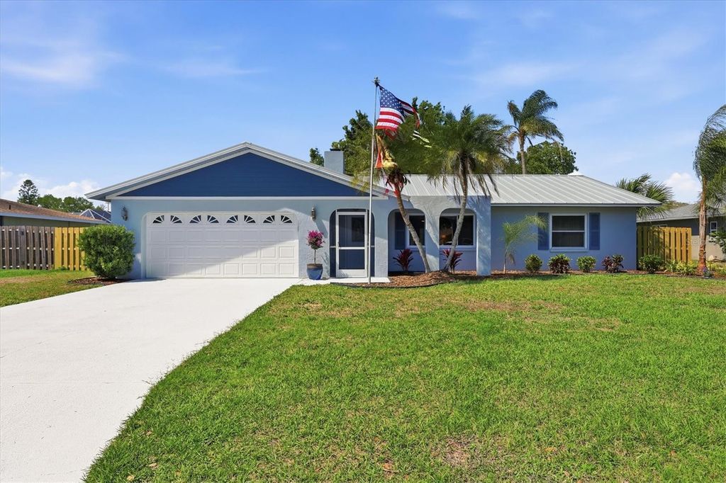 Photo of 1534 Georgetowne Lane, Sarasota, FL 34232 (MLS # A4686371)
