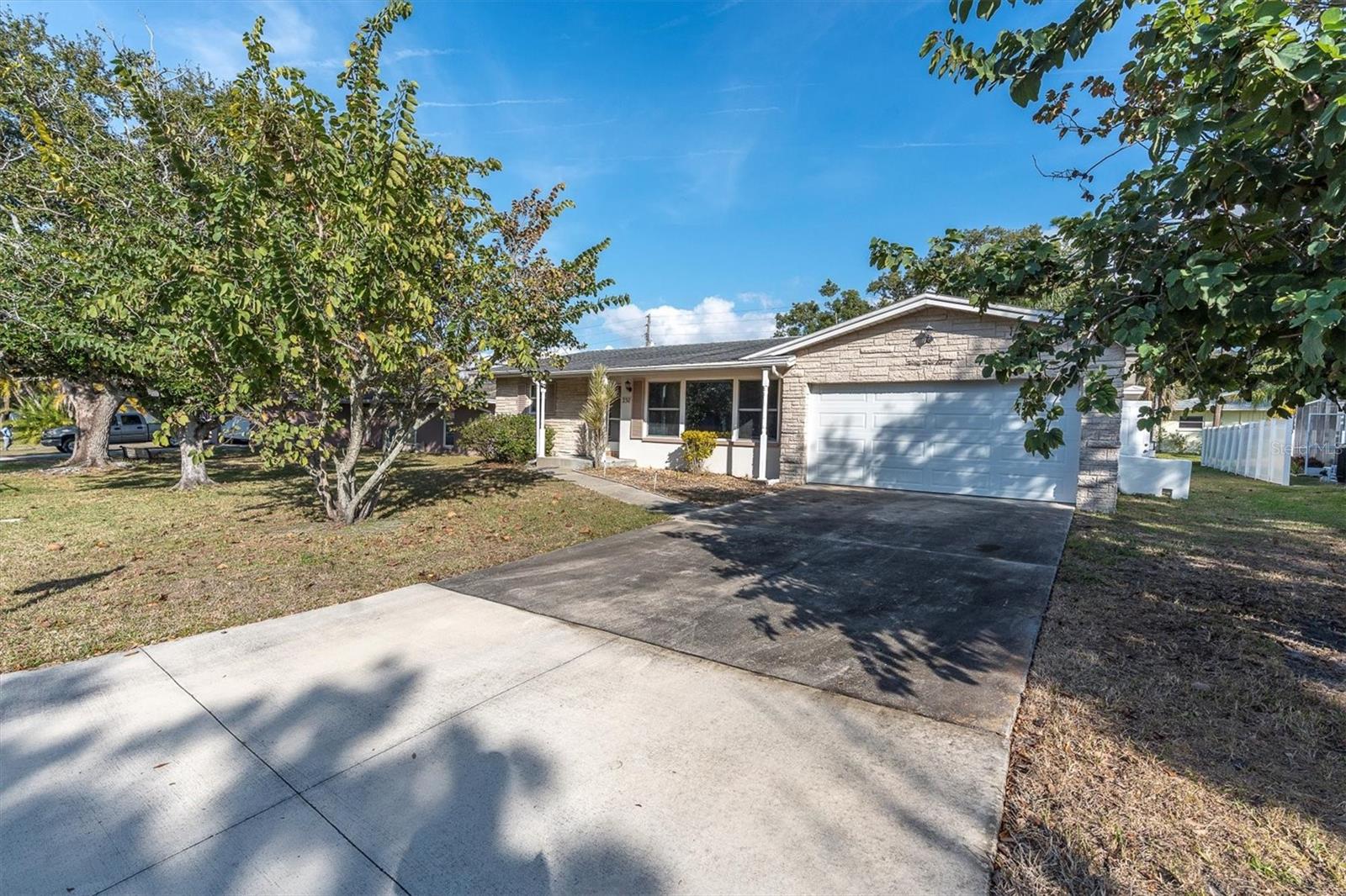 FAIRWAY ESTATES 8TH ADD - Residential