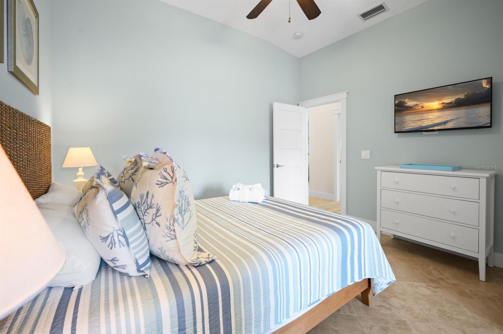 BAREFOOT BUNGALOWS - Residential