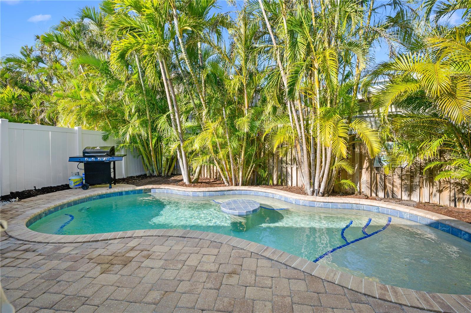 BAREFOOT BUNGALOWS - Residential