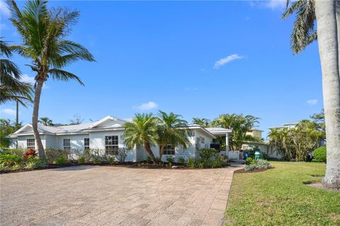 Photo of 5608 Holmes Boulevard, Holmes Beach, FL 34217 (MLS # A4645925)