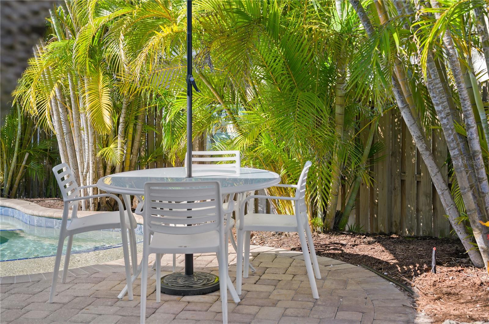 BAREFOOT BUNGALOWS - Residential