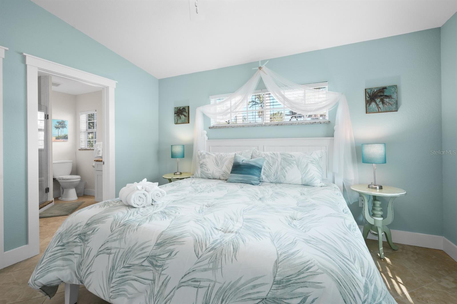 BAREFOOT BUNGALOWS - Residential