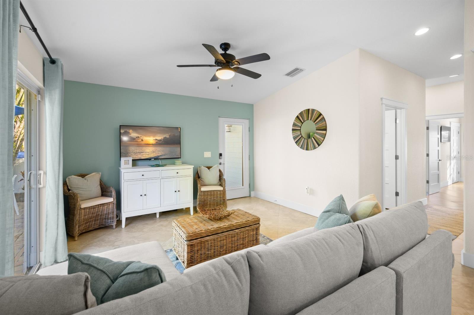 BAREFOOT BUNGALOWS - Residential