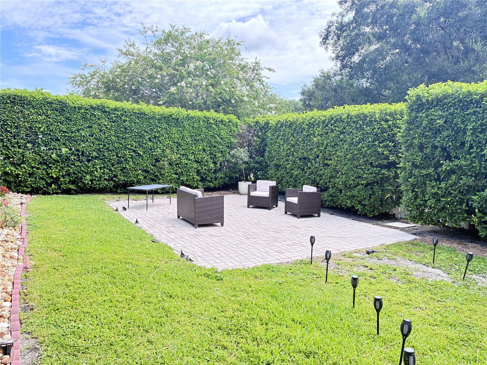 EKANA GREEN - Residential Lease