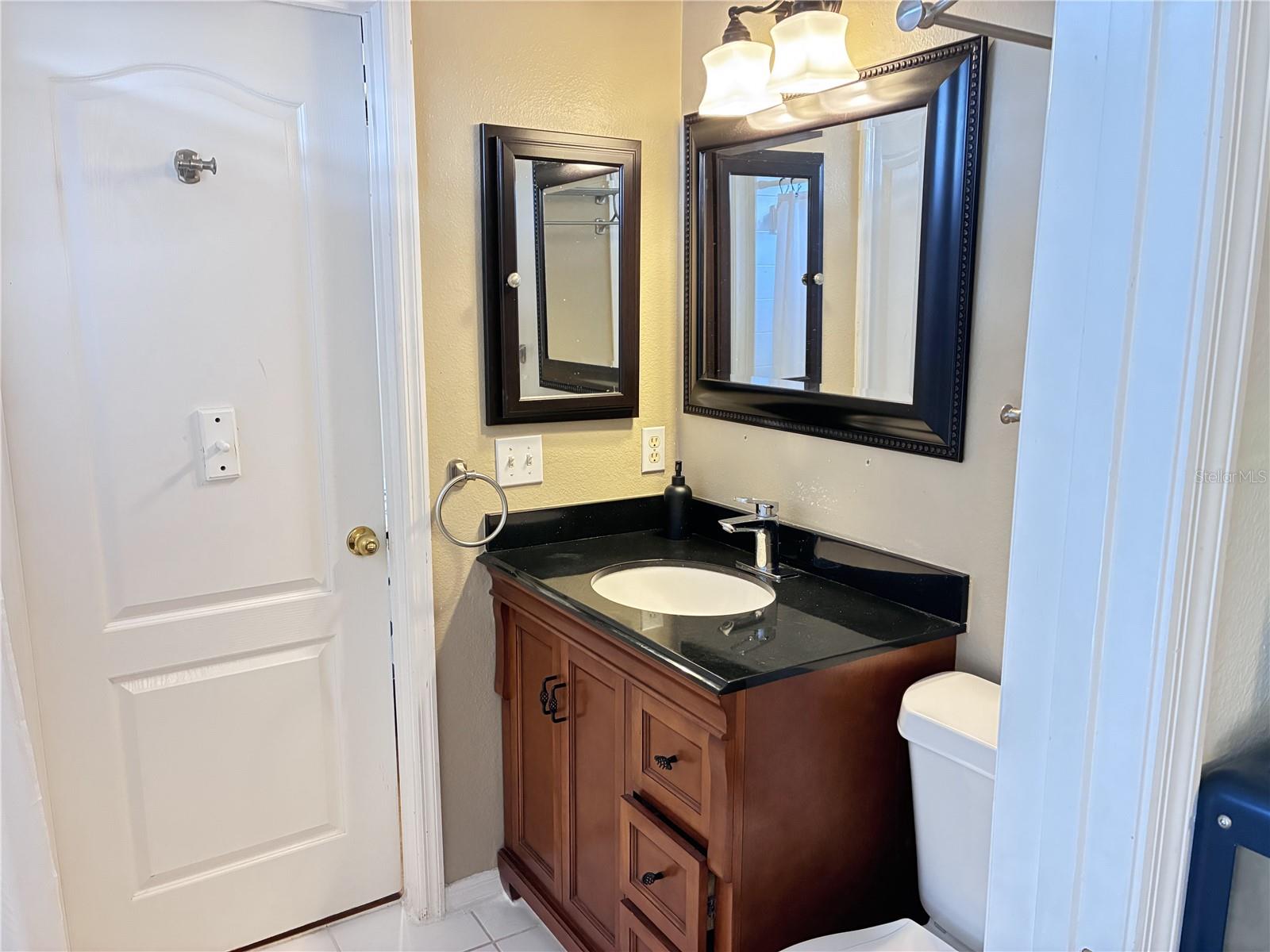 EKANA GREEN - Residential Lease