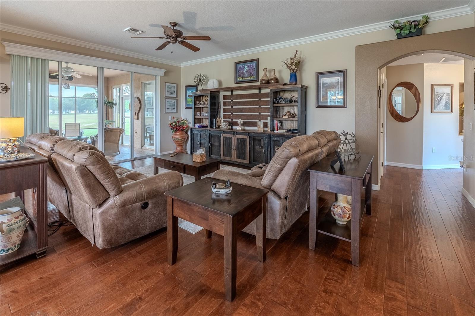 SUMMERGLEN - Residential