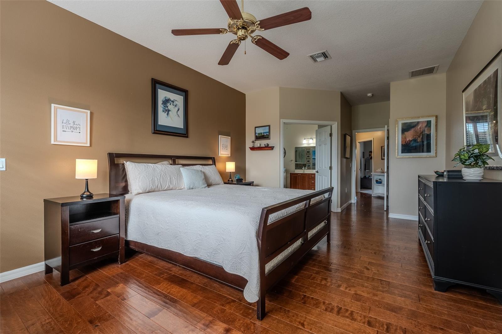 SUMMERGLEN - Residential