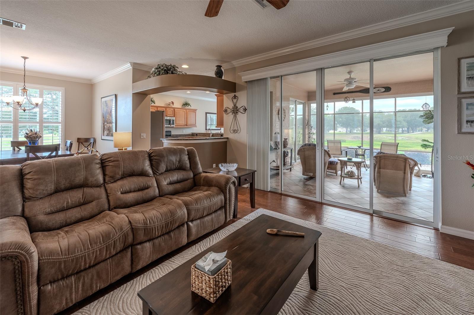 SUMMERGLEN - Residential