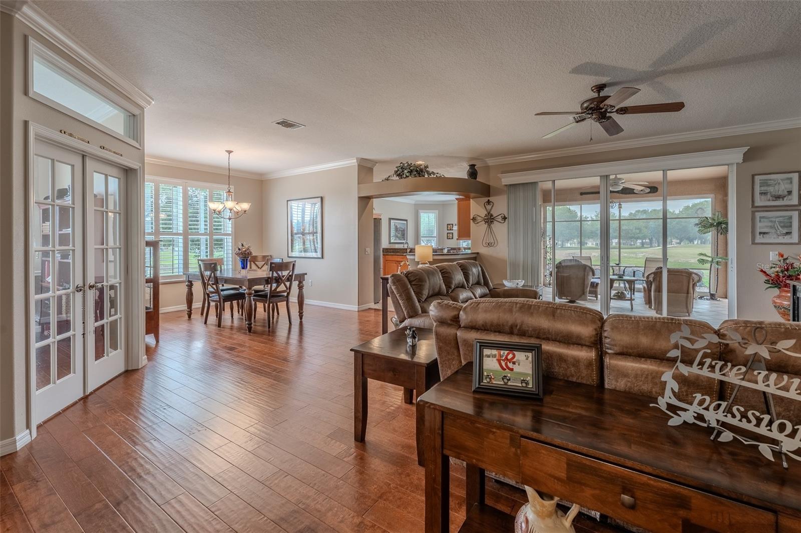 SUMMERGLEN - Residential