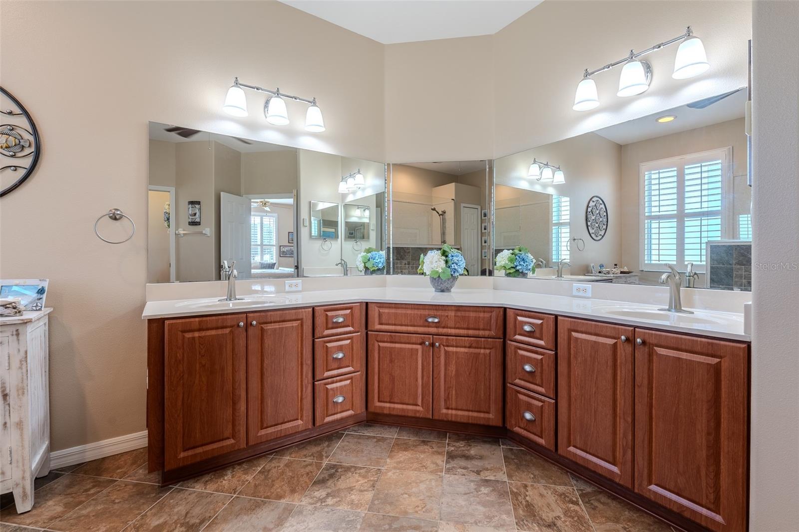 SUMMERGLEN - Residential