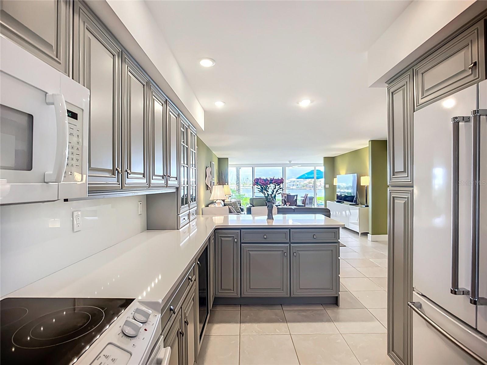 WESTBAY POINT & MOORINGS III - Residential