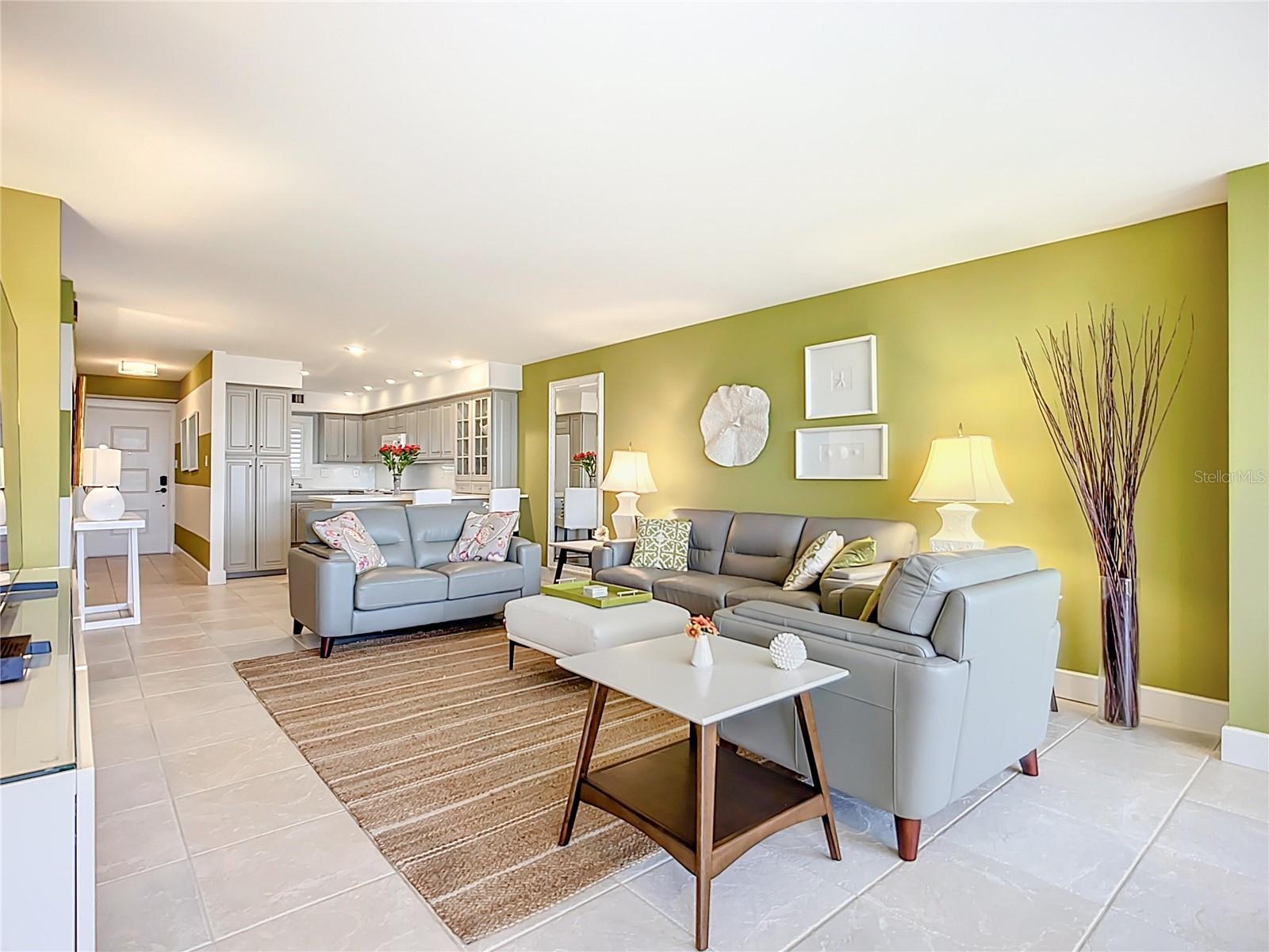 WESTBAY POINT & MOORINGS III - Residential