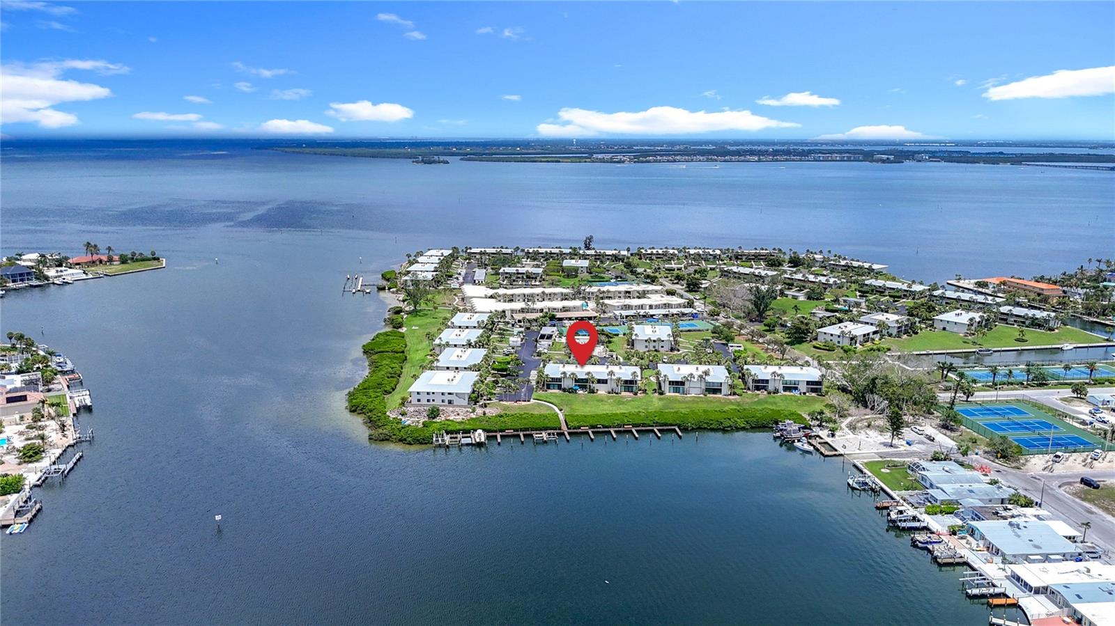 WESTBAY POINT & MOORINGS III - Residential