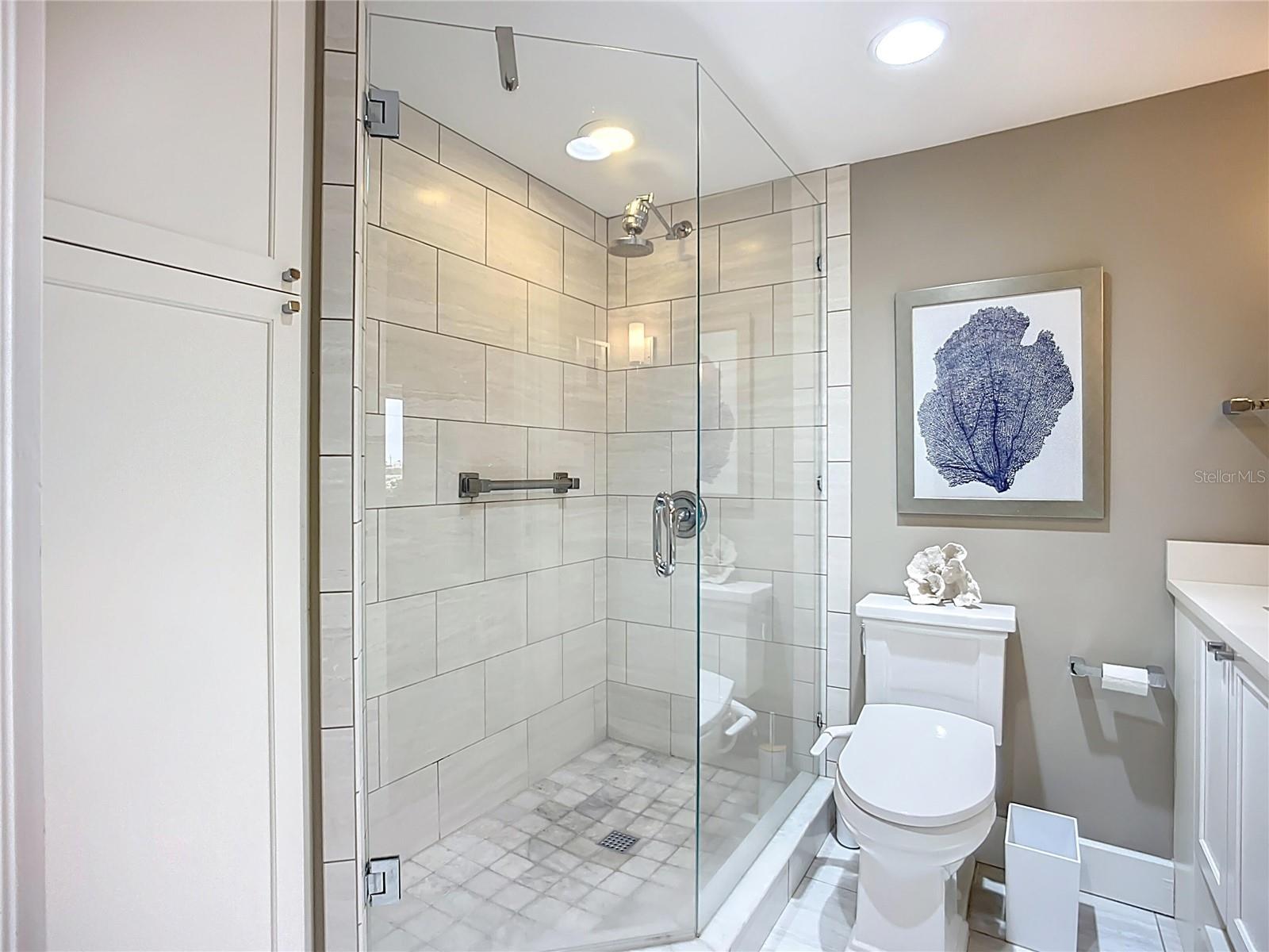 WESTBAY POINT & MOORINGS III - Residential