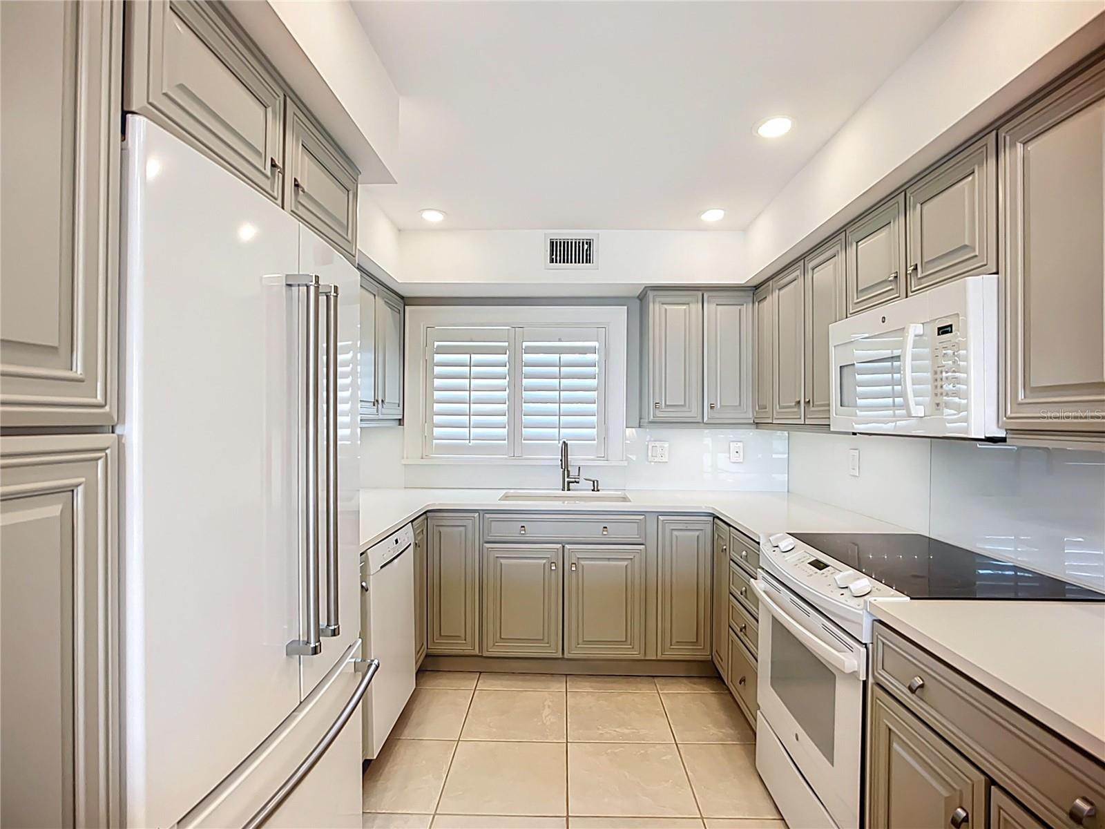 WESTBAY POINT & MOORINGS III - Residential