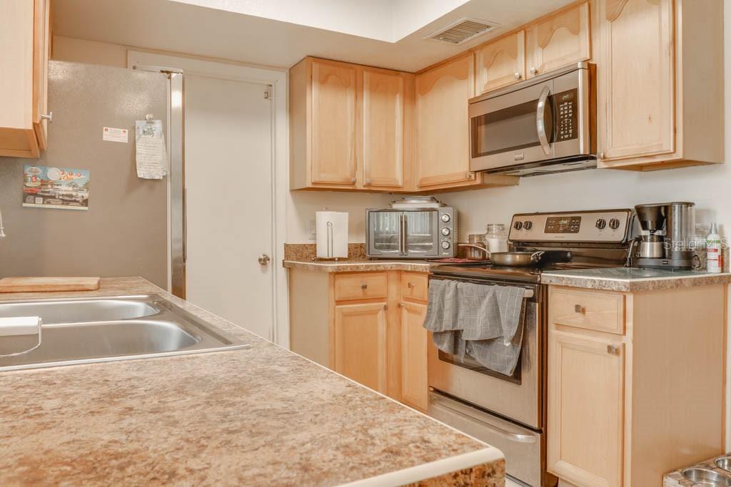 133 HOLLYHOCK COURT