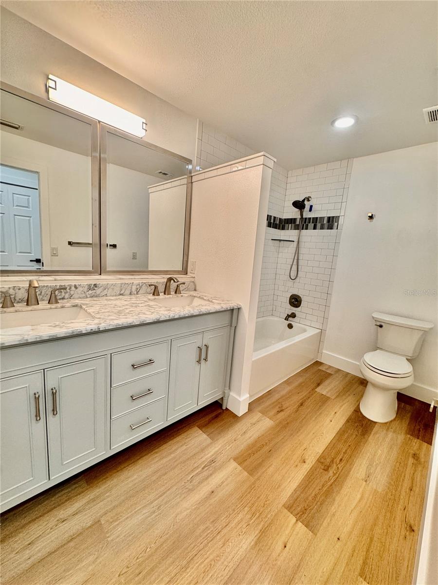 FAIRLAWN MANOR - Residential