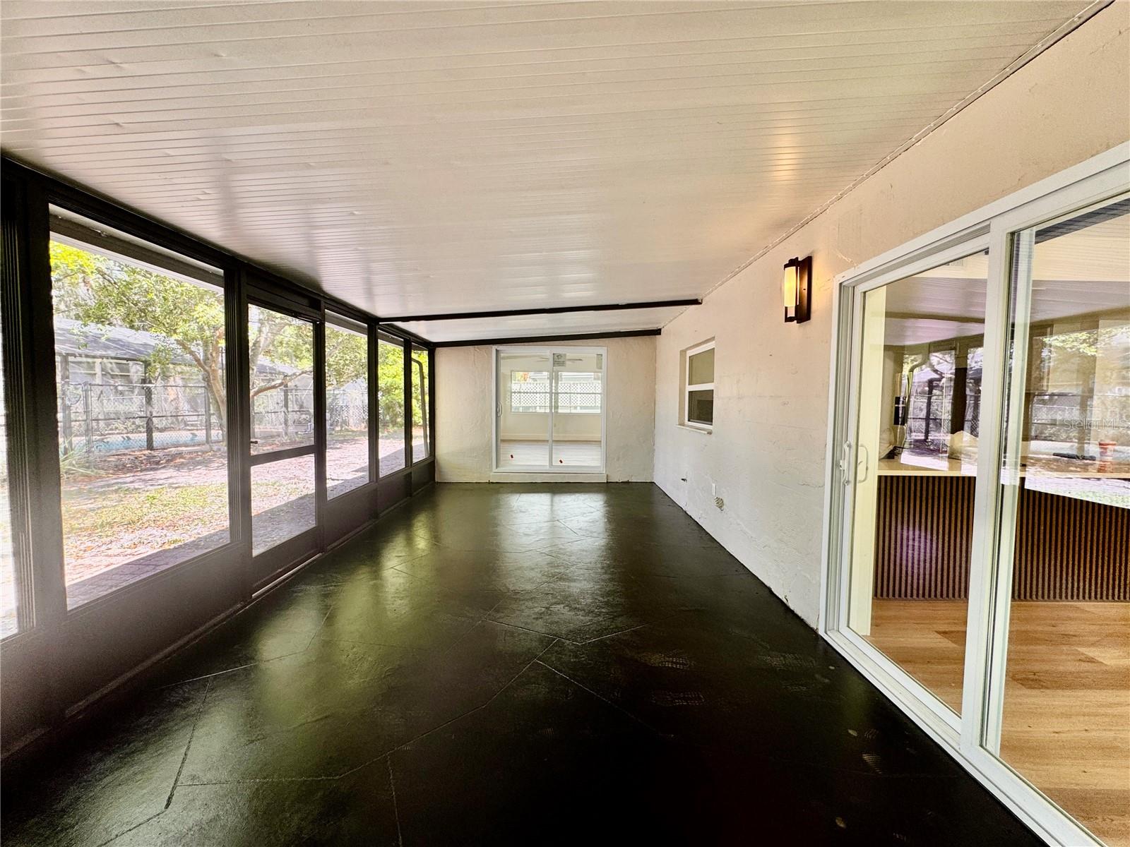 FAIRLAWN MANOR - Residential