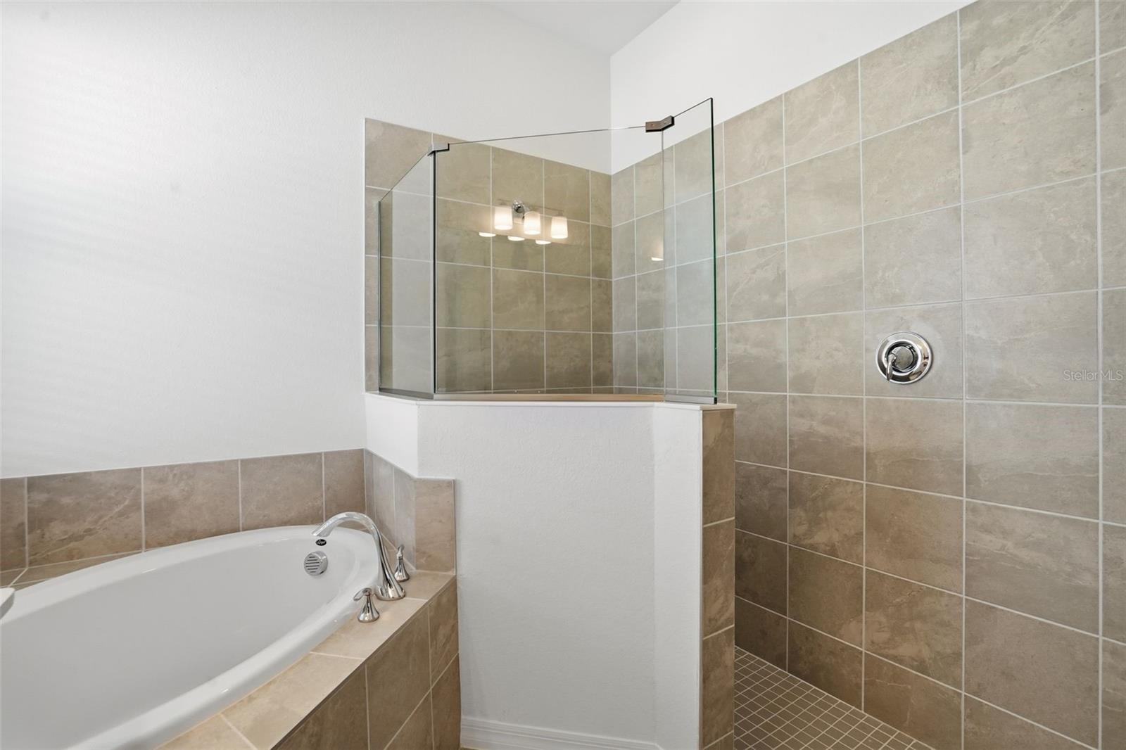 WELLEN PARK GOLF & COUNTRY CLUB - Residential