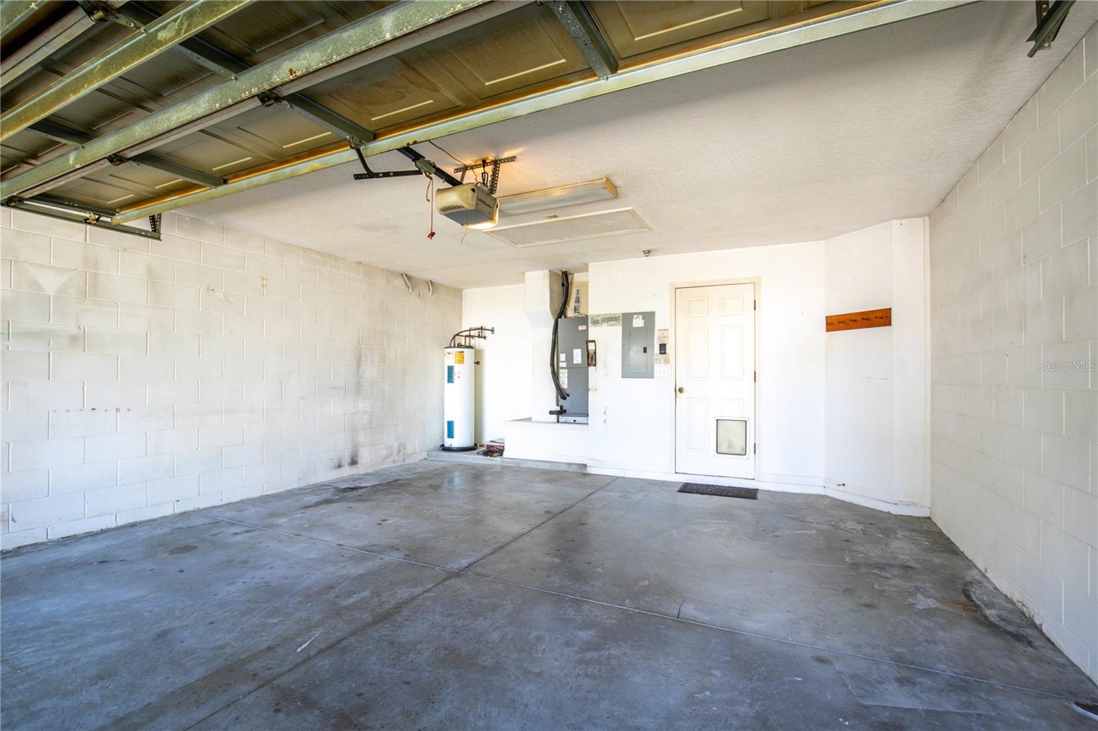 EUSTIS LAKE YALE LANDING ADD 01 TR A & B - Residential