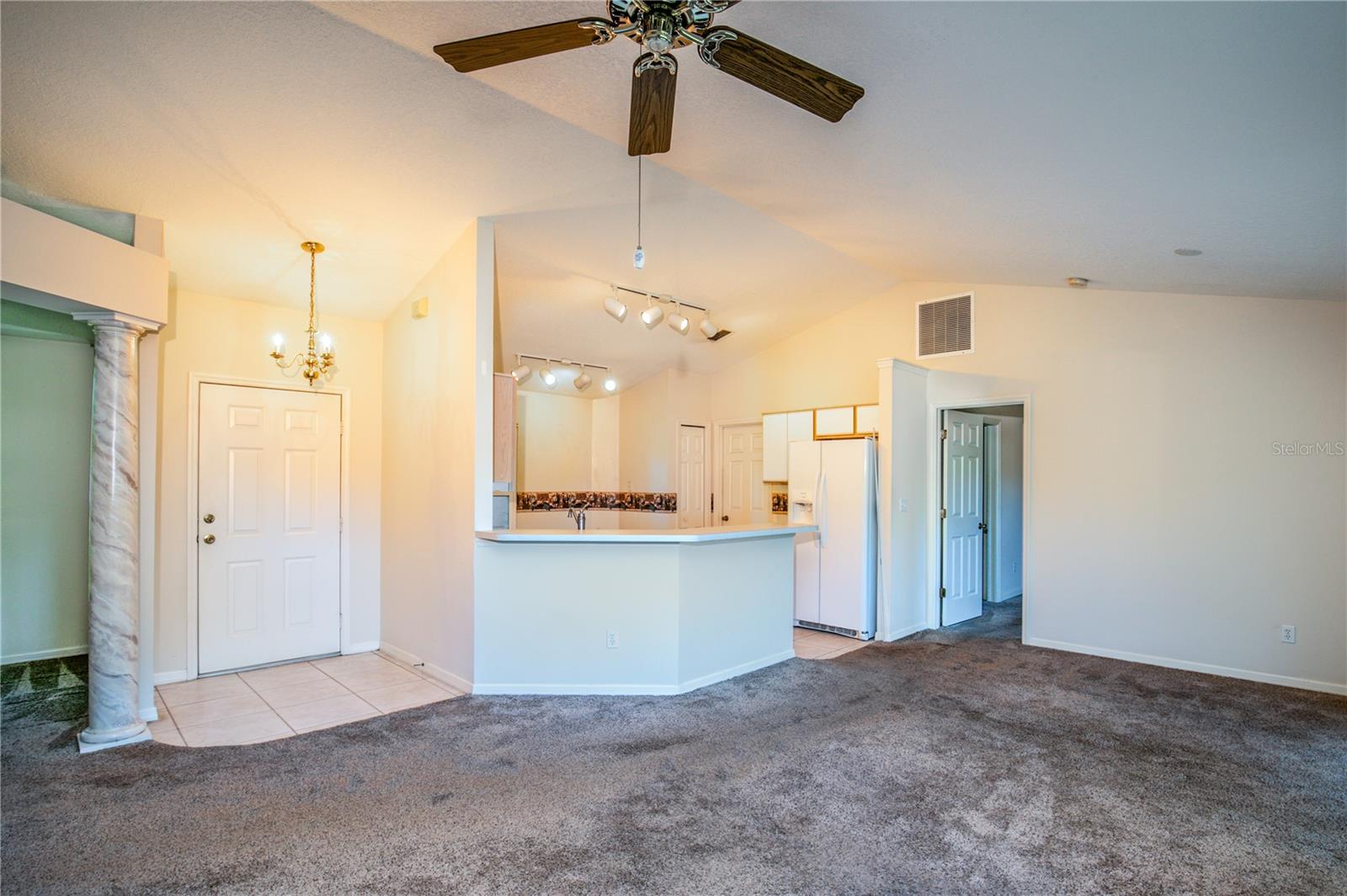 EUSTIS LAKE YALE LANDING ADD 01 TR A & B - Residential