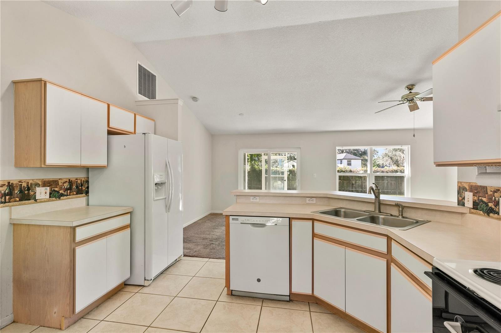 EUSTIS LAKE YALE LANDING ADD 01 TR A & B - Residential